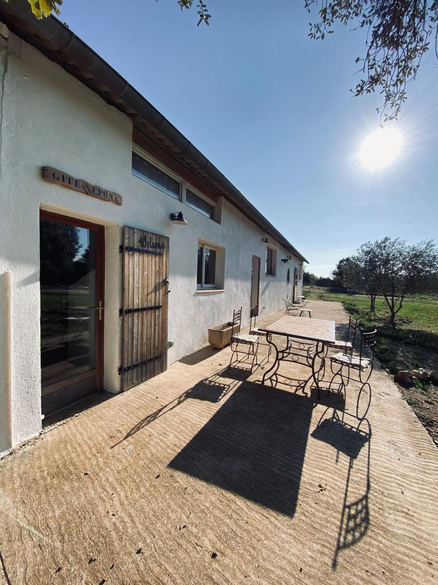 Villa Centre Mediation Equine La Daouste Jouques Exterior foto